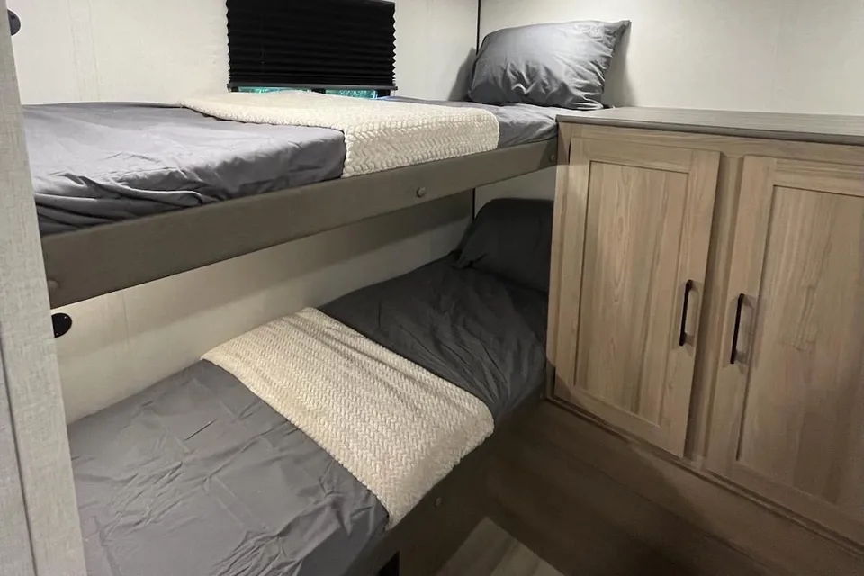 Jenny's 2025 Coachmen 27B Travel Trailer CL34
