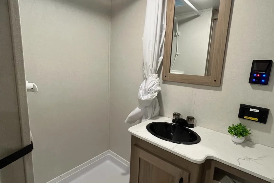 Jenny's 2025 Coachmen 27B Travel Trailer CL34