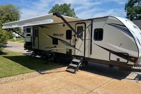 Fully Furnished, Loaded Bunkhouse RV!