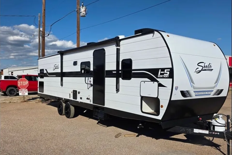 Spacious 2025 Shasta I-5 – Sleeps 10 | Triple A/C & Bunks