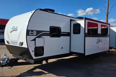 Spacious 2025 Shasta I-5 – Sleeps 10 | Triple A/C & Bunks