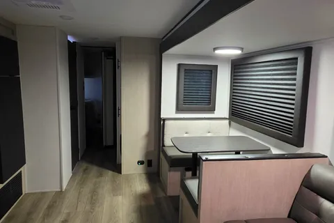 Spacious 2025 Shasta I-5 – Sleeps 10 | Triple A/C & Bunks