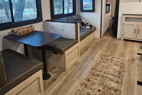 Spacious 2025 Shasta I-5 – Sleeps 10 | Triple A/C & Bunks