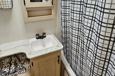 Spacious 2025 Shasta I-5 – Sleeps 10 | Triple A/C & Bunks