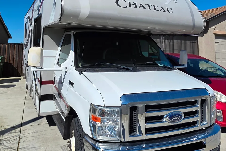 hashim's Thor Motor Coach 2014 Class C