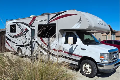 hashim's Thor Motor Coach 2014 Class C