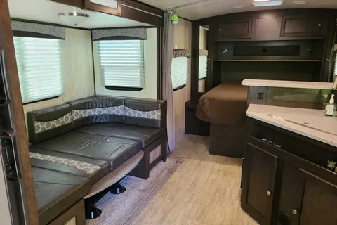 *DELIVERY ONLY* Cruiser RV Shadow Cruiser 225RBS 22 Travel Trailer