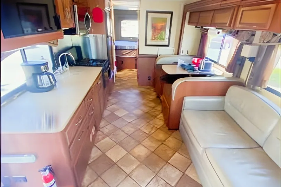 Make great memories in my Roomy Thor Chateau 31L!