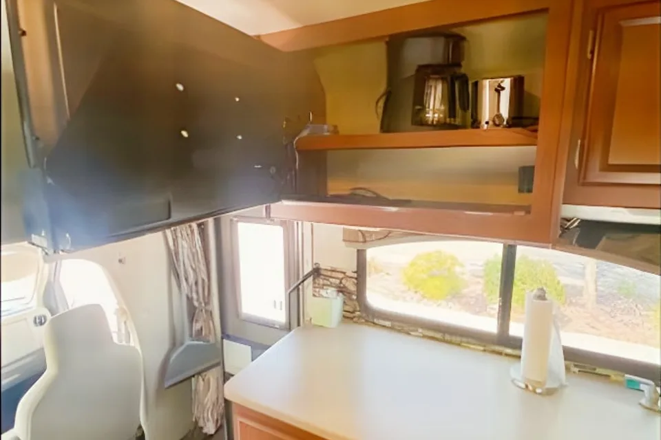 Make great memories in my Roomy Thor Chateau 31L!