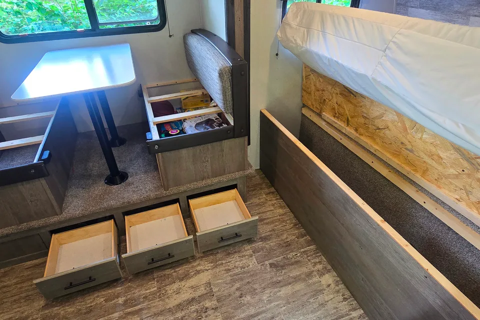 The Campfire Companion Bunkhouse