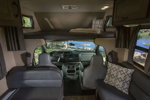 Explore Nature with Thor Majestic 19G Class C 2018 WiFi Starlink