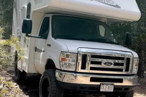 Explore Nature with Thor Majestic 19G Class C 2018 WiFi Starlink