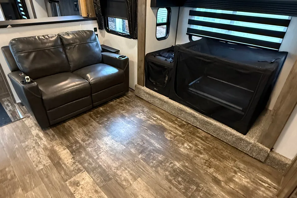 Bruno's Forest River sabre Fifth Wheel