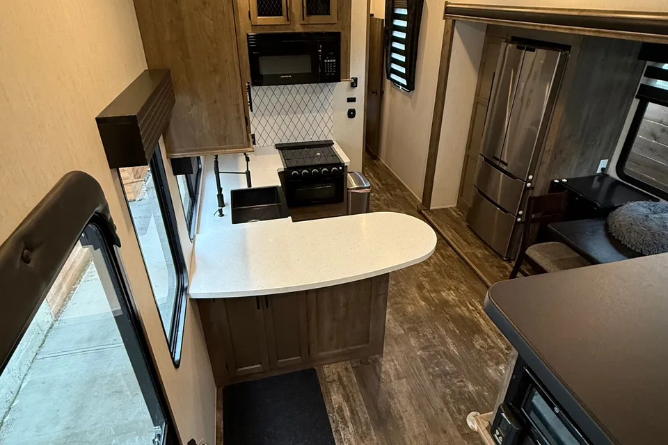 Bruno's Forest River sabre Fifth Wheel