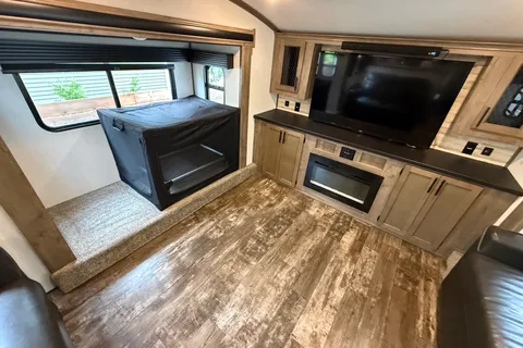 Bruno's Forest River sabre Fifth Wheel