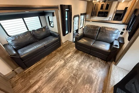 Bruno's Forest River sabre Fifth Wheel