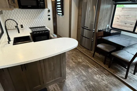 Bruno's Forest River sabre Fifth Wheel