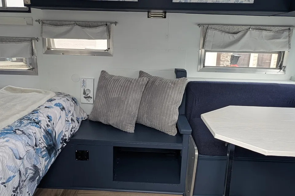 Renovated Skipper 14 - Tent On Wheels
