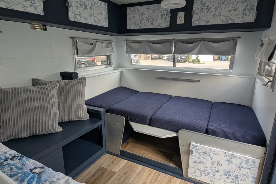 Renovated Skipper 14 - Tent On Wheels