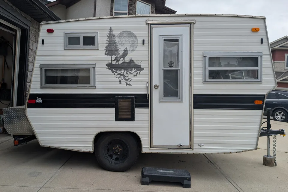 Renovated Skipper 14 - Tent On Wheels