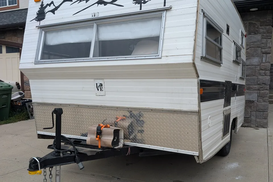 Renovated Skipper 14 - Tent On Wheels