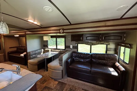 Gen & Simon's Camper for your next vacation (keystone 323BH Outback)