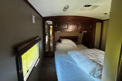 Gen & Simon's Camper for your next vacation (keystone 323BH Outback)