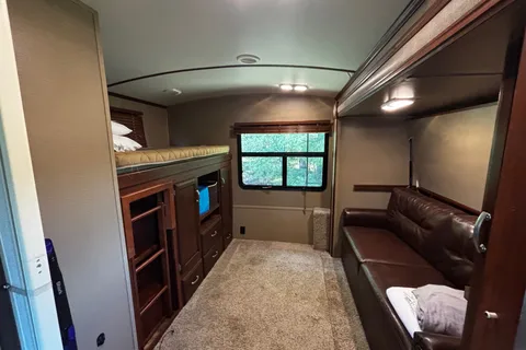 Gen & Simon's Camper for your next vacation (keystone 323BH Outback)