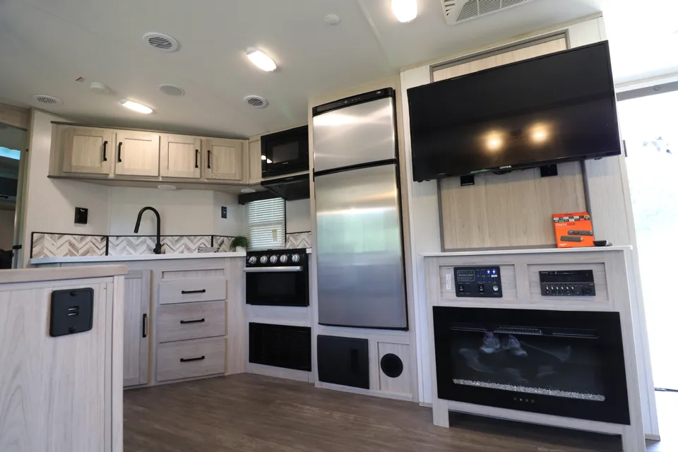 Luxury Twilight 2620 Travel Trailer – Private Queen Suite + Slide-Out