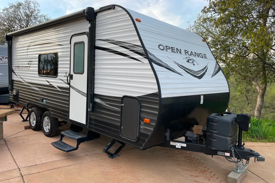 Spacious Clean New 23' Compact Travel Trailer