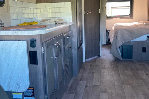 Larry's Jayco Melbourne Class C