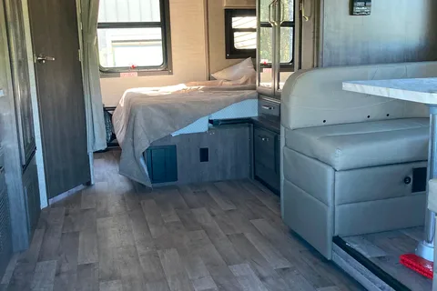 Larry's Jayco Melbourne Class C