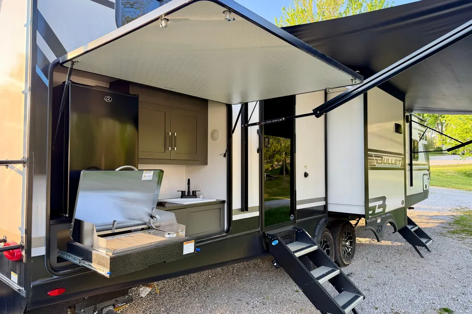 Keystone 330BKQ Travel Trailer