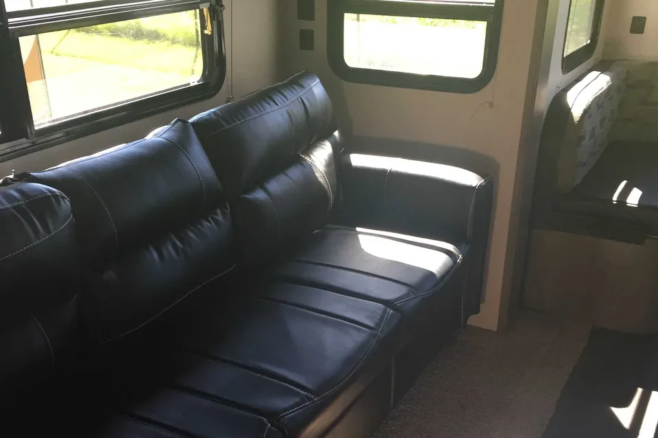 Michael's Winnebago Mini Winni Fifth Wheel