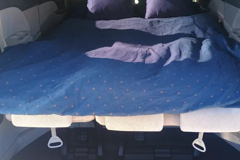 Toyota Campervan (7 seats/2 sleeps) Park Pass +Airport pickup+ (US/Canada)