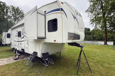 RV Helicarrier (Luxury Family Adventure RV)