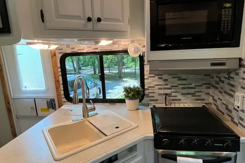 RV Helicarrier (Luxury Family Adventure RV)