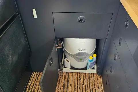 Roxanne's van