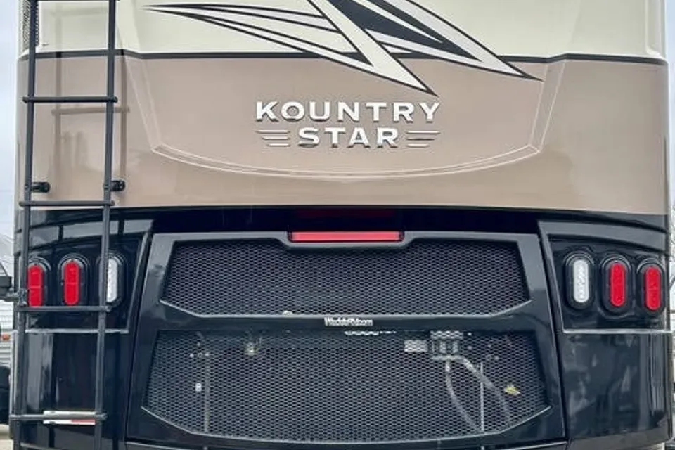 John's 2020 Newmar Kountry Star 3717 Class A