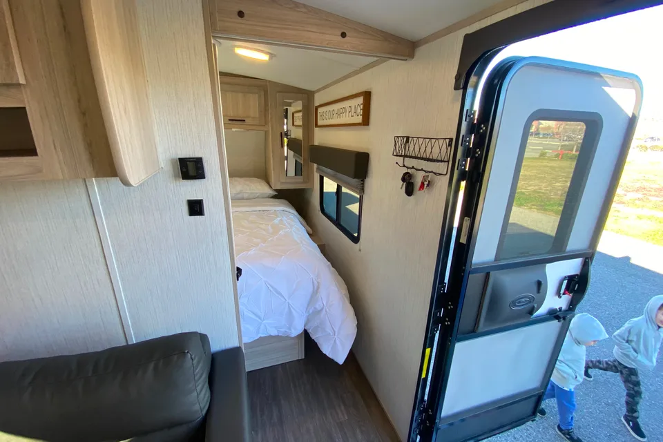 2022 Shadow Cruiser "CRISS FAMILY FREE AMENITIES" Travel Trailer