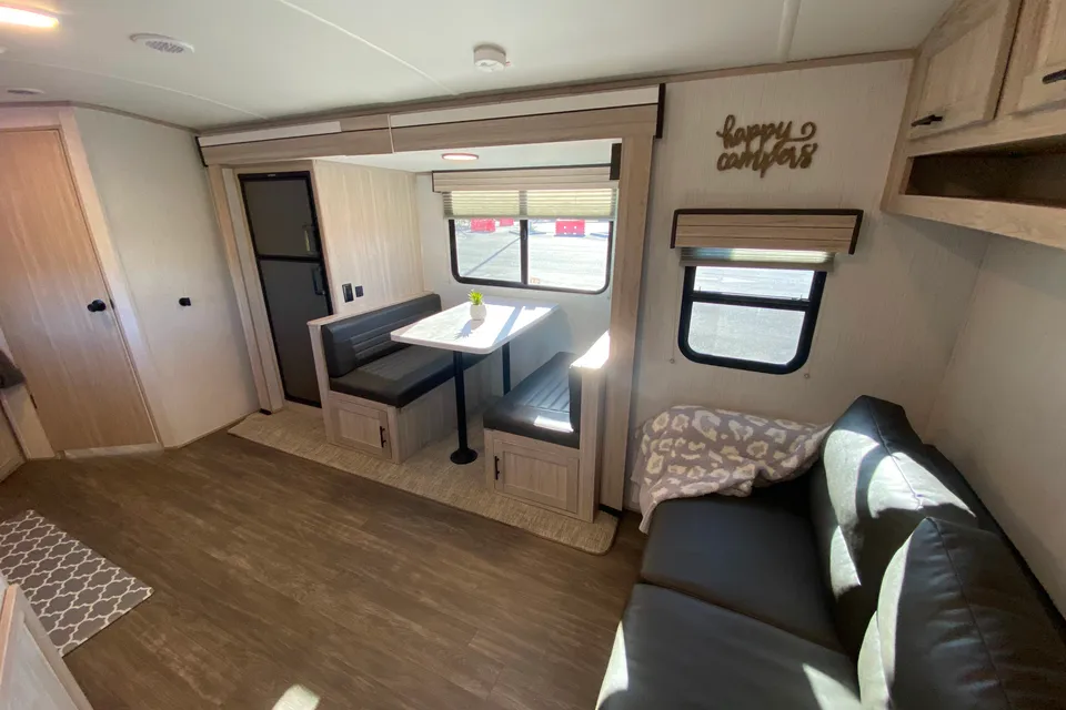 2022 Shadow Cruiser "CRISS FAMILY FREE AMENITIES" Travel Trailer