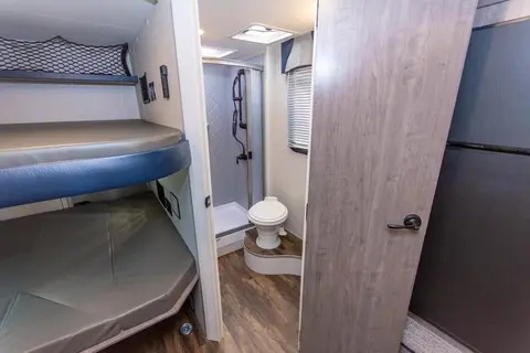 4 seasons - Family Travel Trailer 2021(Pet Friendly)