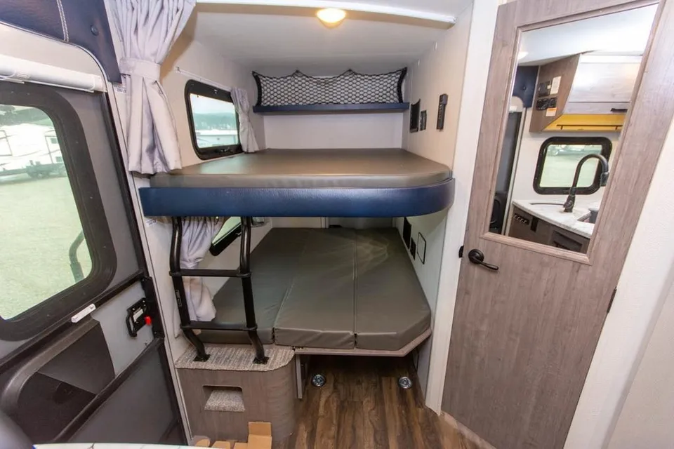 4 seasons - Family Travel Trailer 2021(Pet Friendly)