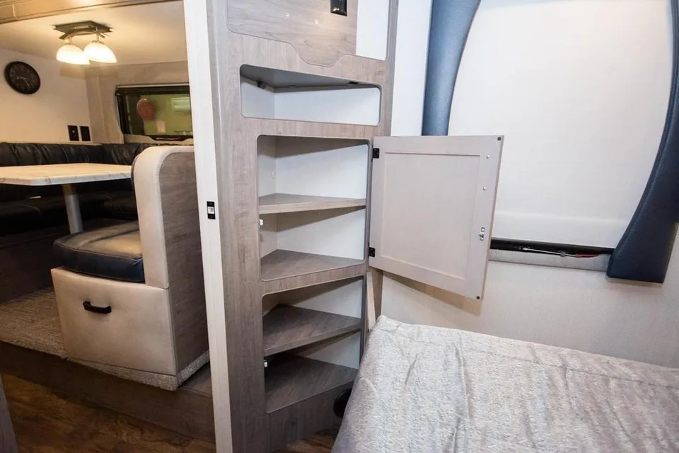 4 seasons - Family Travel Trailer 2021(Pet Friendly)