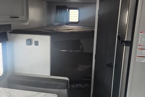 The Salem Getaway - UPMI2240