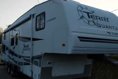 Nicely Maintained Bunkhouse 5th Wheel