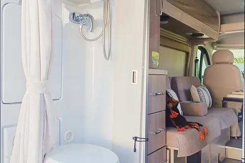 2022 CONVENIENT & EASY TO DRIVE RV!!! THOR SCOPE 18M