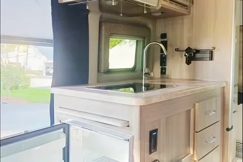 2022 CONVENIENT & EASY TO DRIVE RV!!! THOR SCOPE 18M