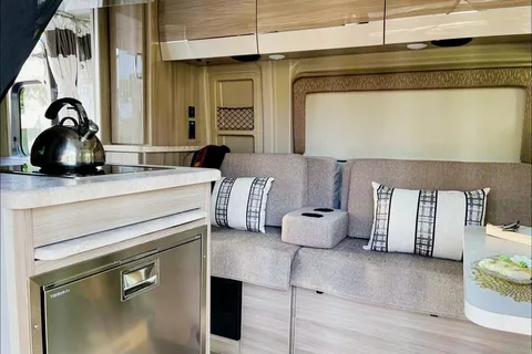 2022 CONVENIENT & EASY TO DRIVE RV!!! THOR SCOPE 18M