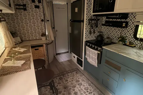 Camille the Homey Apartment-Style Living RV for Weekend Escapes